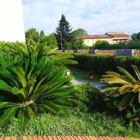 Tra Mare E Marmo فندق مبيت وإفطار مارينا دي كارّارا