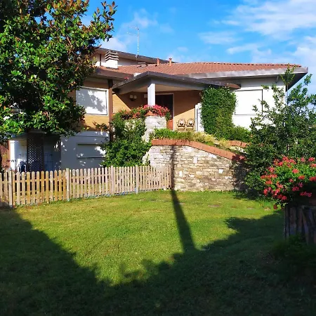 Tra Mare E Marmo Marina Di Carrara