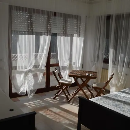 Tra Mare E Marmo Bed & Breakfast 3*