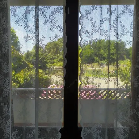 Tra Mare E Marmo مارينا دي كارّارا