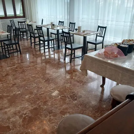 فندق مبيت وإفطار Tra Mare E Marmo مارينا دي كارّارا