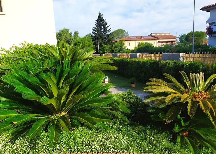 Tra Mare E Marmo Bed & Breakfast Marina Di Carrara