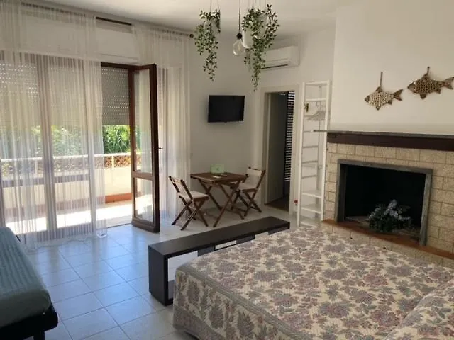 Tra Mare E Marmo Bed & Breakfast Marina Di Carrara