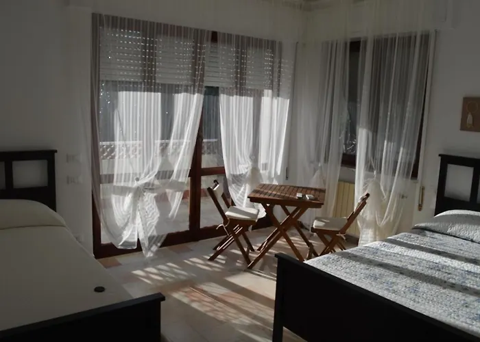 Tra Mare E Marmo Bed & Breakfast 3*